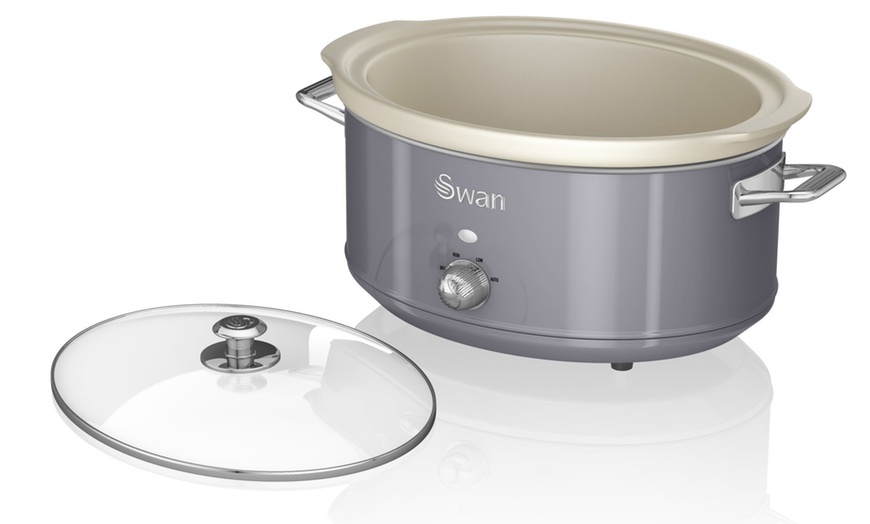 Image 65: Swan 1.5L, 3.5L or 6.5L Retro-Style Slow Cooker