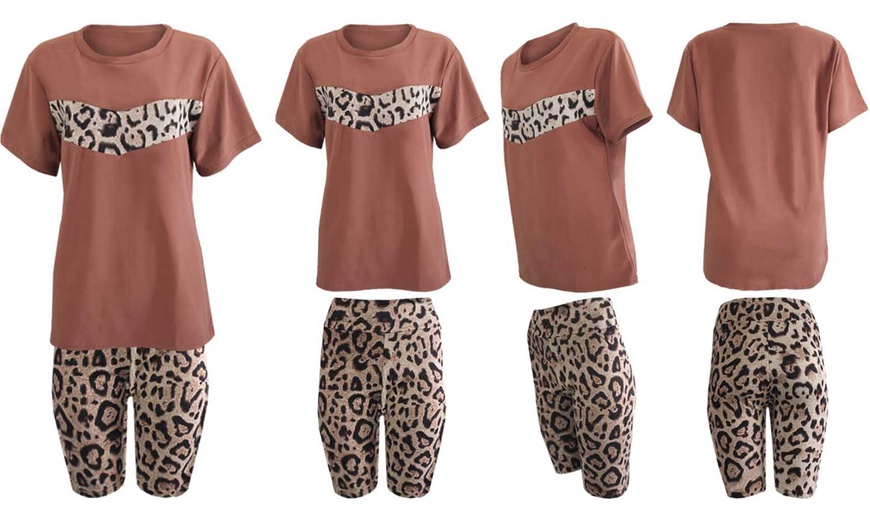 Image 6: Women's Snake or Leopard Print Shorts and T-Shirt Set
