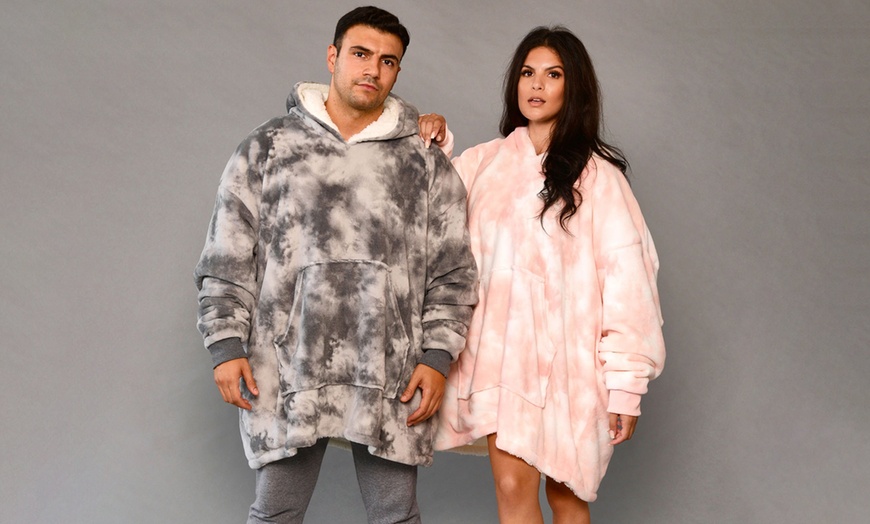 Image 1: Printed Tie-Dye Oversized Sherpa Hoodie Blanket
