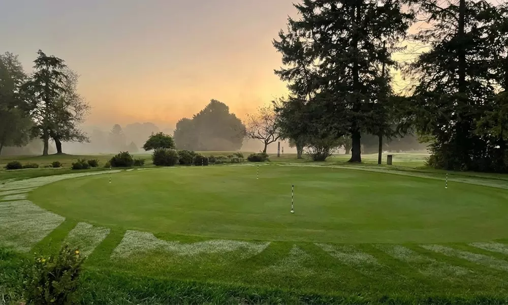 18-Hole Golf Round with Cart – Fremont