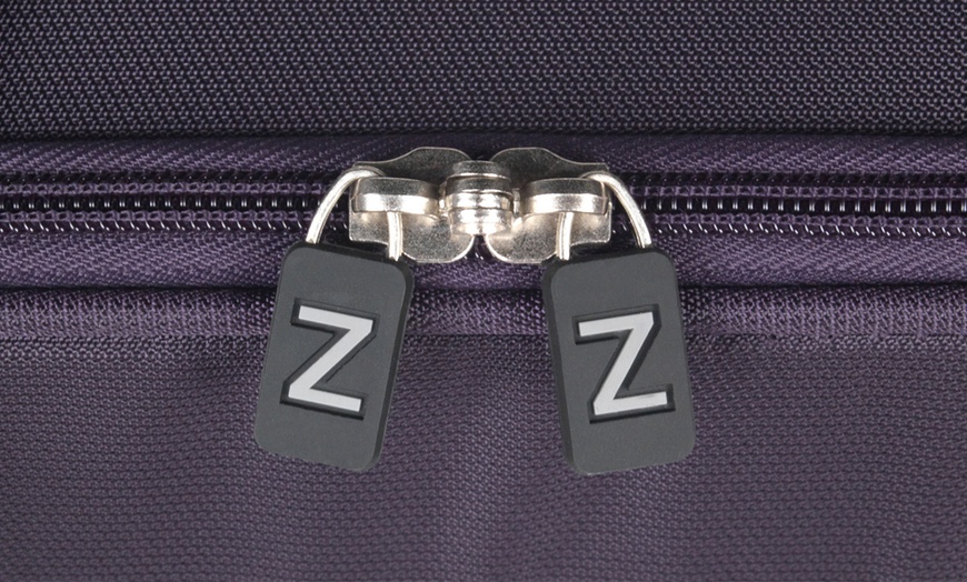 Image 4: Z Frame 22" Lightweight Suitcase