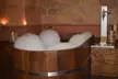 Beer spa para 2 personas con baño de cerveza, degustación, aperitivo, sauna y pack con cerveza artesanal y más - Second Medium
