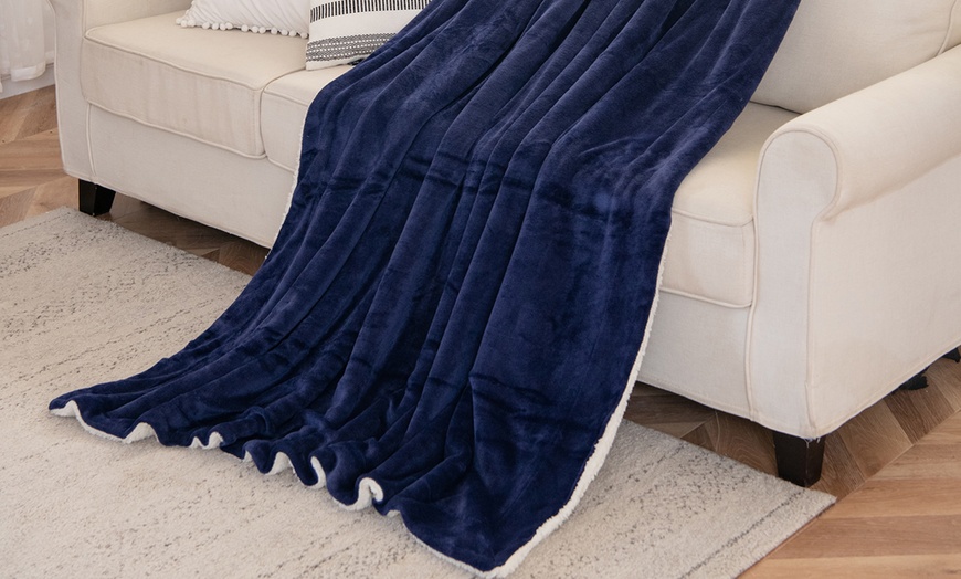 Image 6: Soft Reversible Blanket