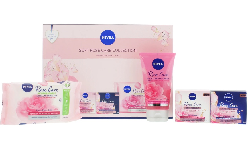 Image 2: Nivea Gift Set Selection