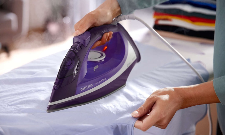 Image 4: Philips Smooth Care Steam Iron