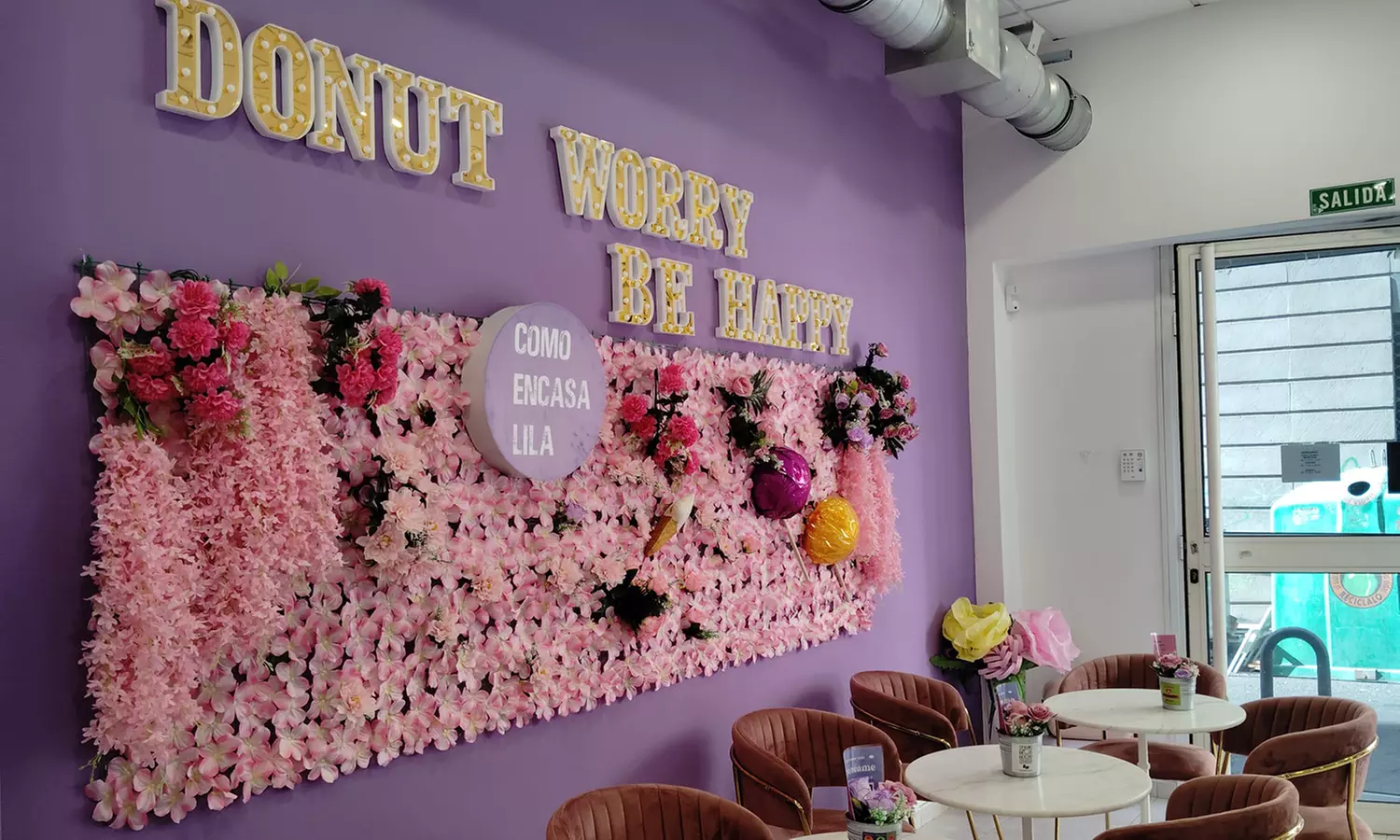 Menú de brunch con encanto rústico con tosta, dulces y bebidas