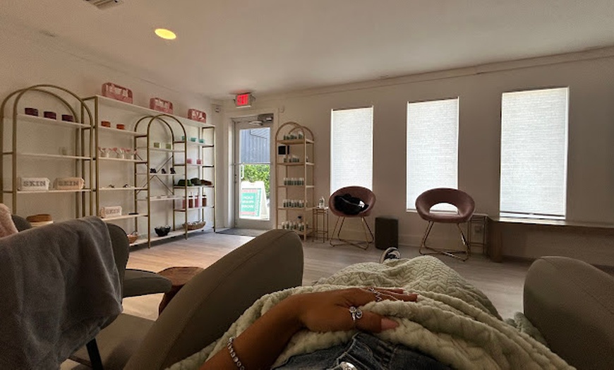 Image 3: Scalp Care &  Skin in the Heart of Oakland Park: Exfoliation and Detox