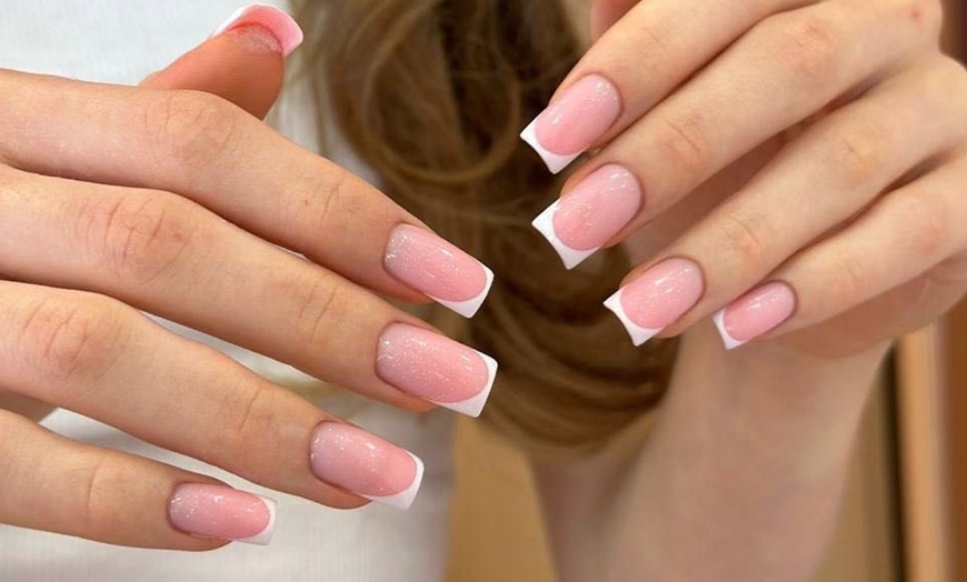 Image 8: Manicure hybrydowy na każdą okazję