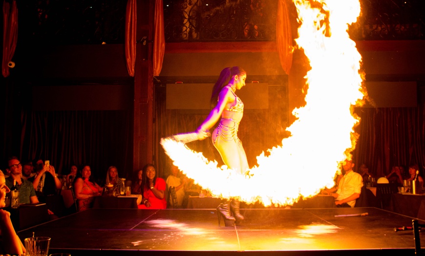 Image 9: Cabaret Show with Dinner