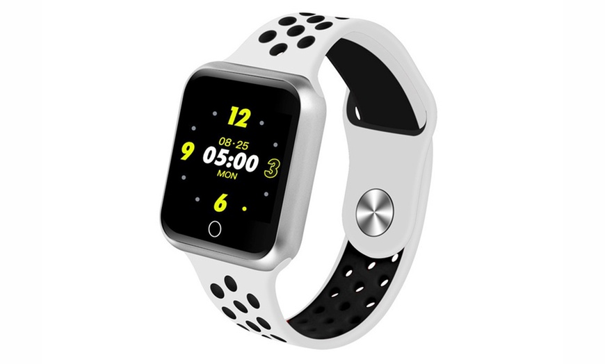 Image 4: X-Fit smartwatch