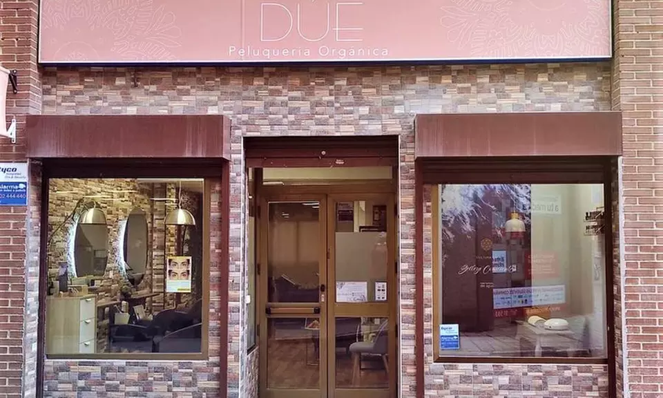 Manicura o pedicura o ambas con opción en Dúe Centro de Belleza - Second Medium