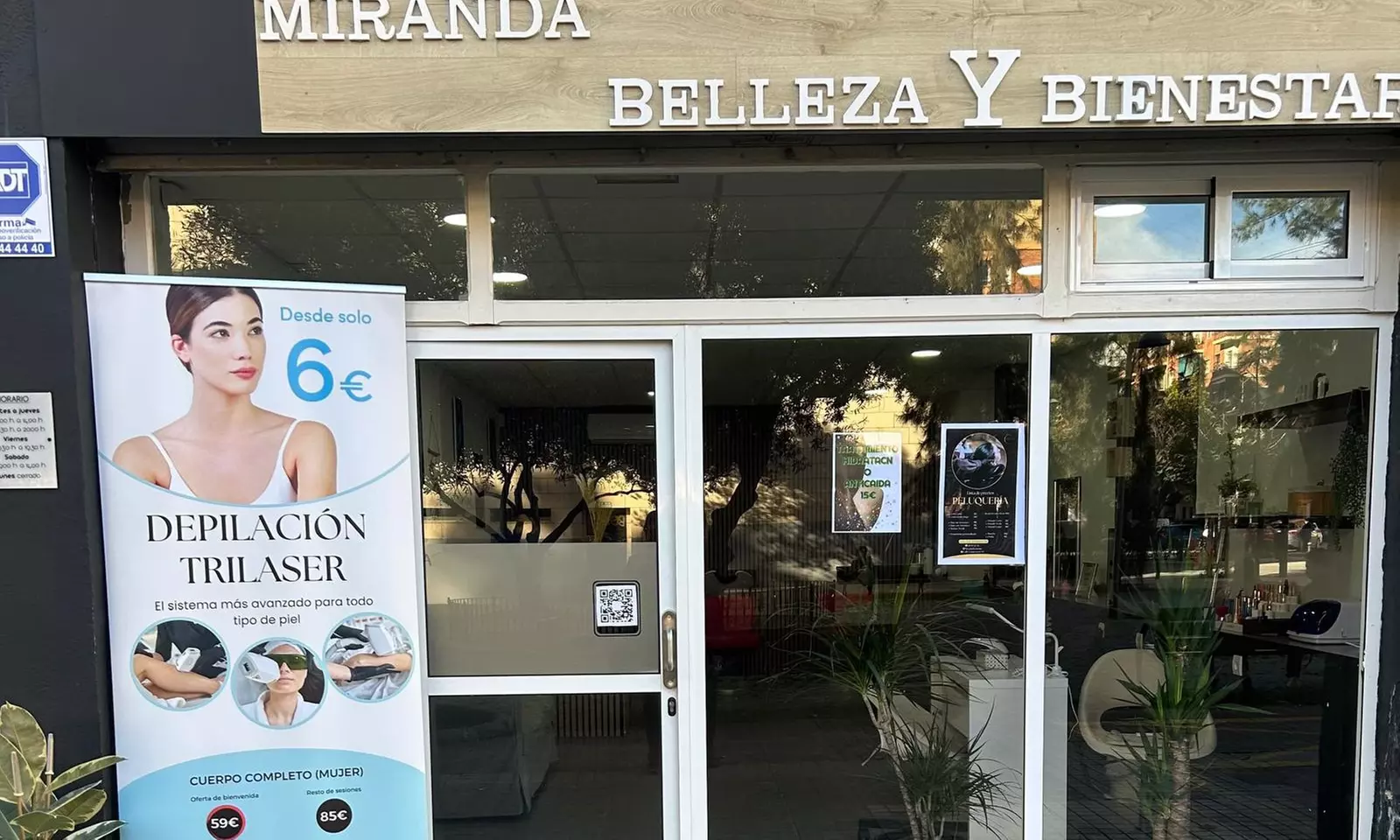 Masaje en pareja con piedras calientes o bambú, infusión y bombones