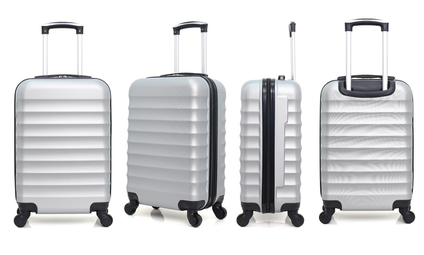 Image 14: Jakarta Set of Three Suitcases