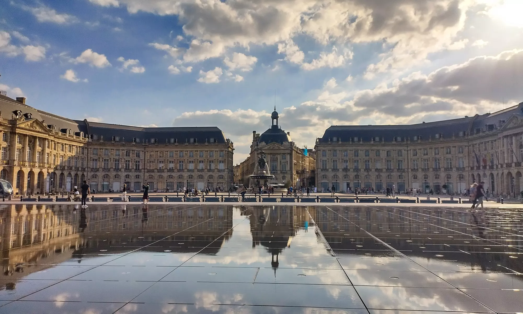 Tour du centre historique de Bordeaux et visite de vignoble