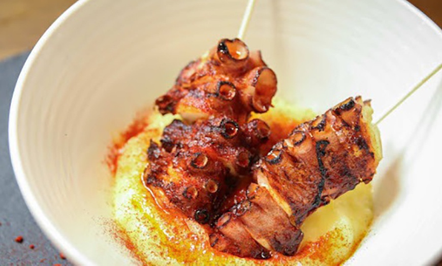 Image 11: Menú para 2 o 4 personas con opción a botella de vino
