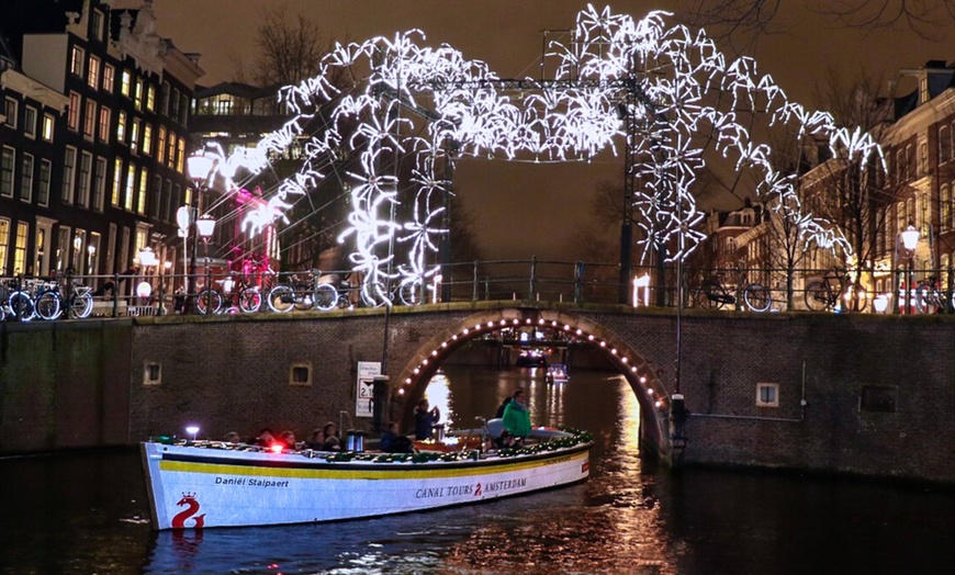 Image 2: Fonkelend Amsterdam: rondvaart tijdens het Amsterdam Light Festival