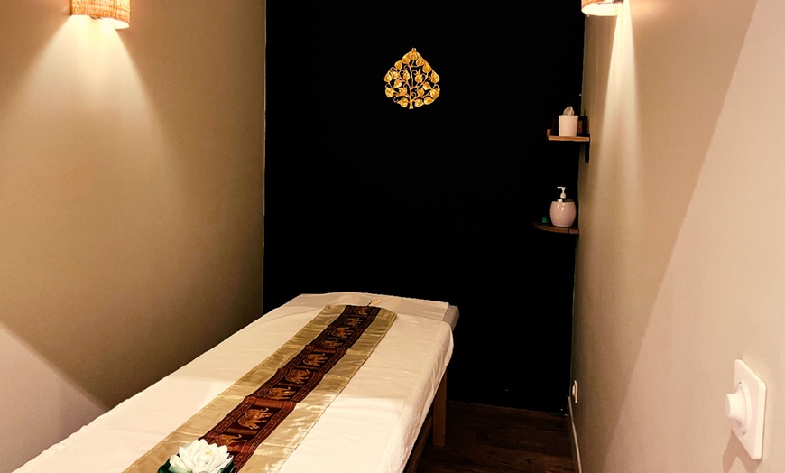 Image 2: Massage aux huiles chaudes d'1h avec Grand Royal Thai Massage