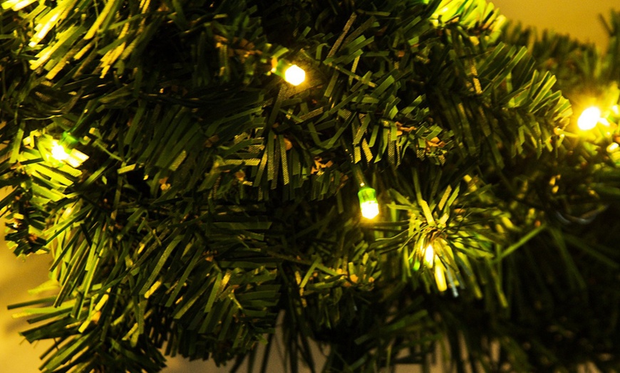 Image 6: Pre-lit Christmas Wreath with 50 Warm White LED's 