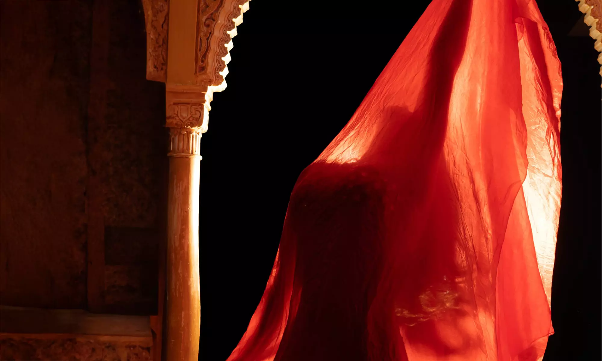 Velada árabe para 2 o 4 personas, con opción a menú y espectáculo de danza del vientre; ahorra hasta un 56%