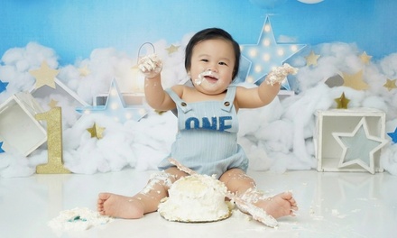 First Birthday Cake Smash Photoshoot - Baby Activity - LaLa Photography in Sacramento, CA