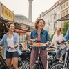 Image 1: Berlin Street Food Bike Tour oder E-Bike-Tour mit Biergarten-Stop