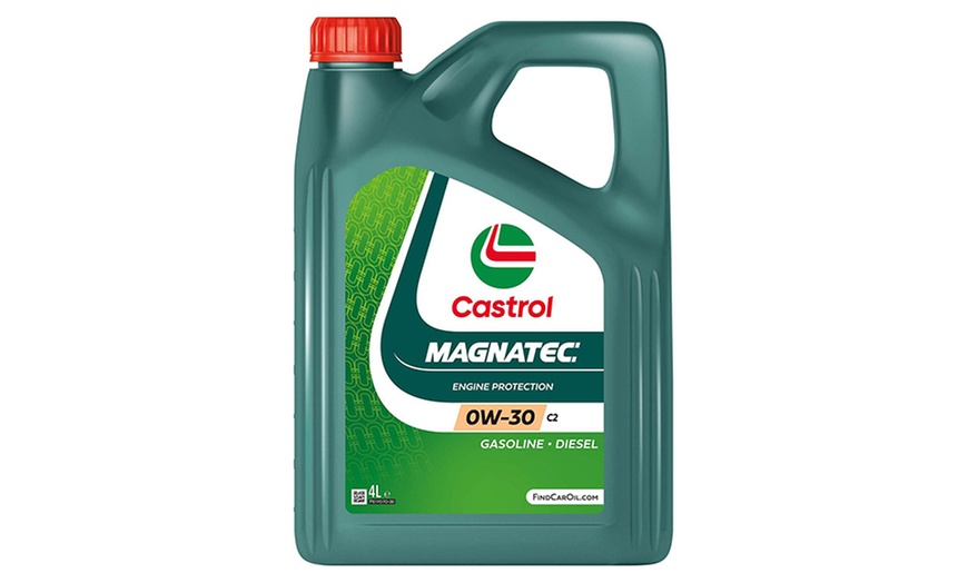 Image 15: Castrol Magnatec Car Engine Oil with Dual lock Technology