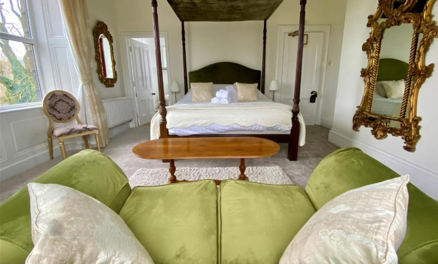 Image 5: Yorkshire Dales: 1- or 2-Night 5* Stay with Breakfast and More