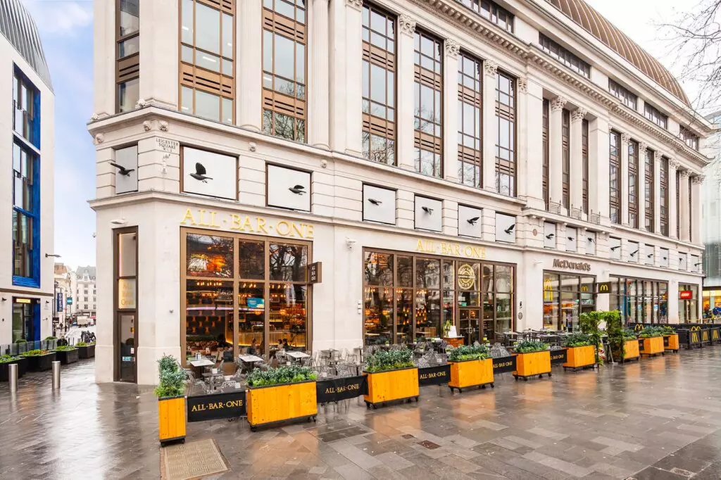 Enjoy 2 Wine Flights with Grazing Board