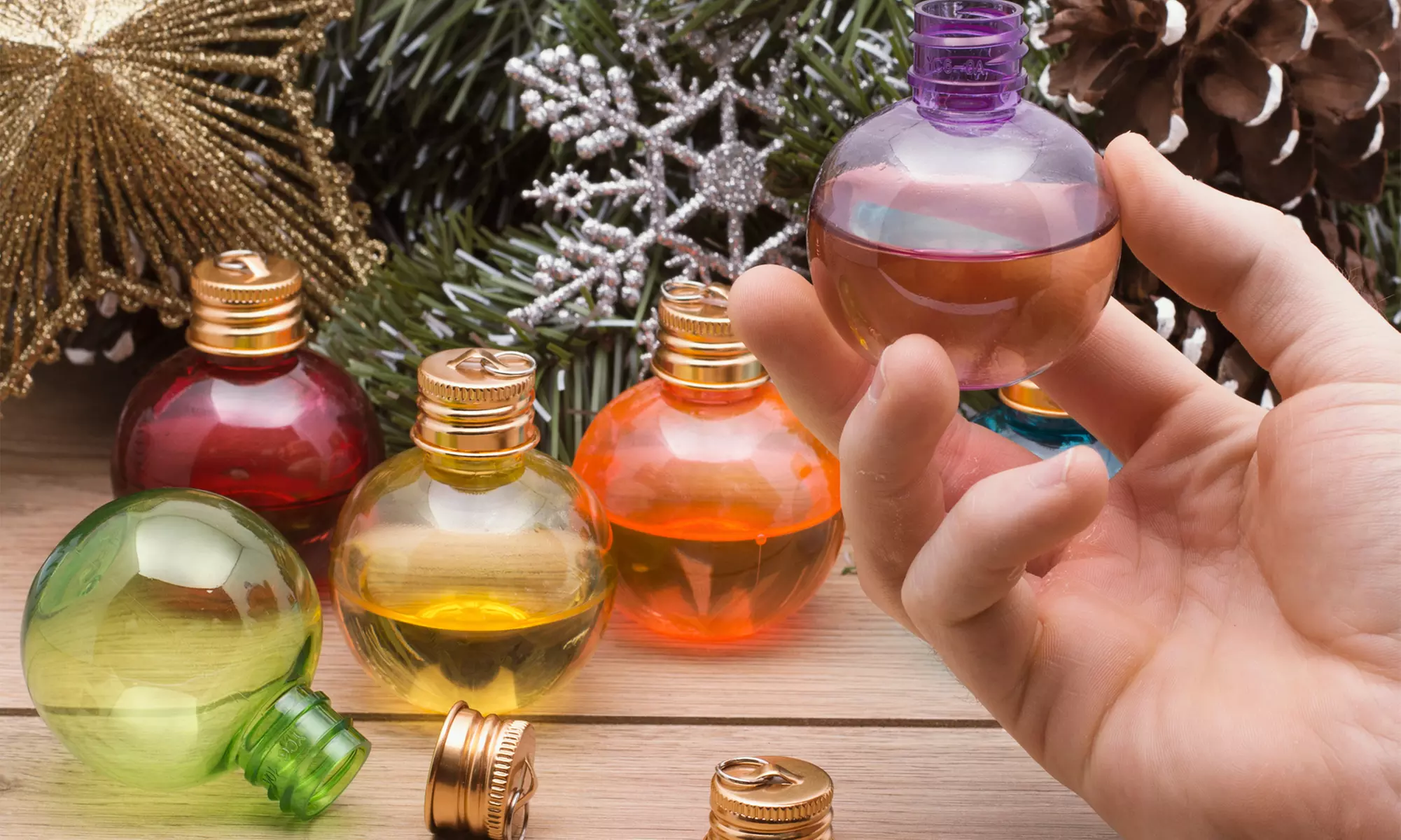 Lot de 6 ou 12 flacons colorés Thumbs Up en forme de boule de noël - Image 5