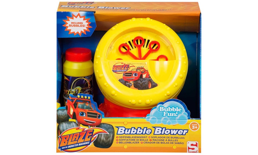 Image 6: Character-Themed Bubble Blower 