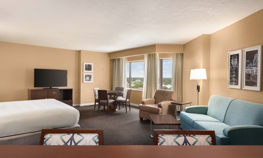 Image 3: Downtown Orlando Hotel convenient to all Orlando attractions