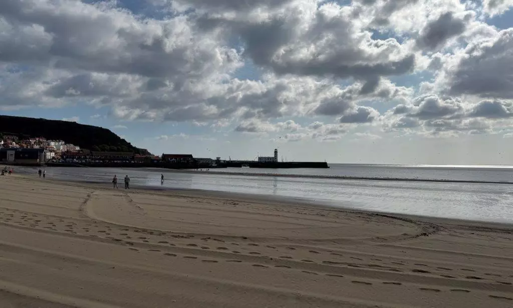 Scarborough: Standard Double or Twin Room with Breakfast and Wi-Fi