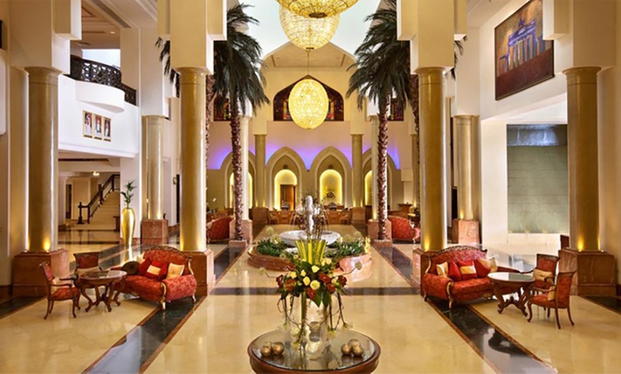 Image 4: Ajman: 5* Romantic Stay Package with Half board