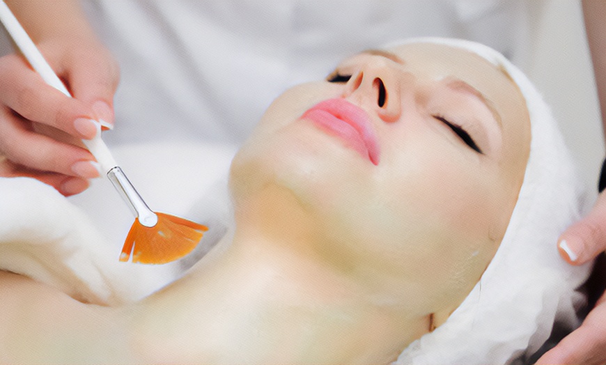 Image 3: Limpieza facial en 7 pasos con tratamientos a elegir para 1 persona 