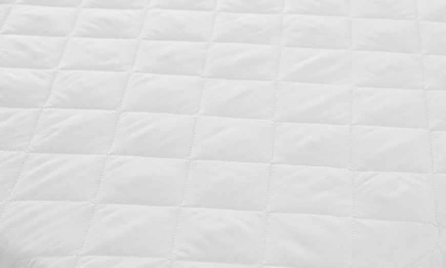 Image 3: Silentnight Spring Non-Allergenic Mattress Topper