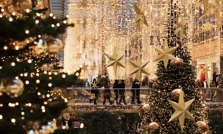 Image 3: Journée Marchés & féérie de Noël à Turin, transport A/R en bus