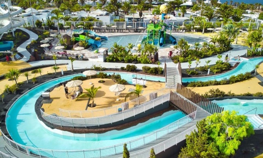 Image 14: Entrada para niño o adulto a parque acuático Aqualava en Lanzarote