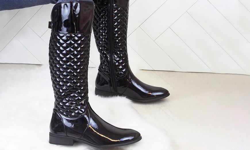 Image 1: Women's Quilted Boots