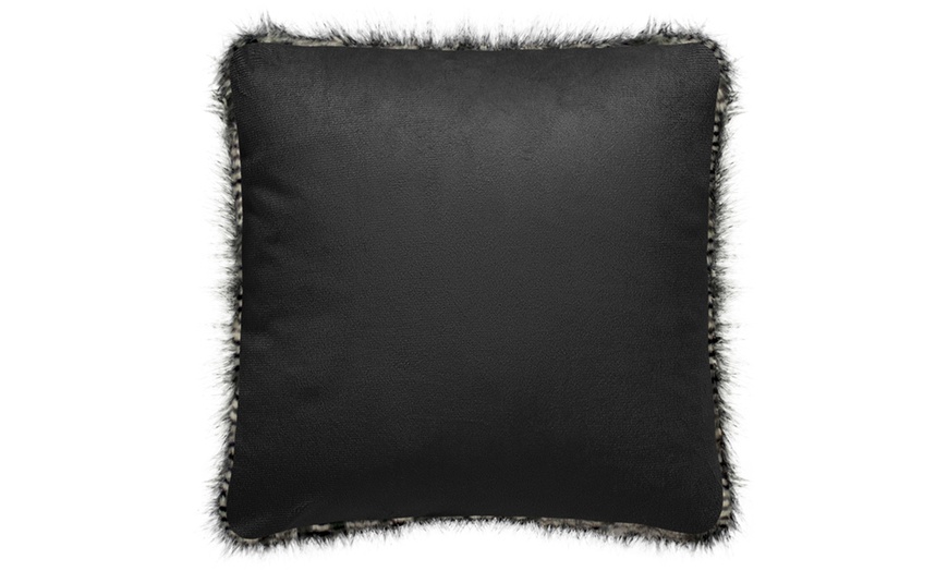 Image 9: Faux Fur Decorative Cushion