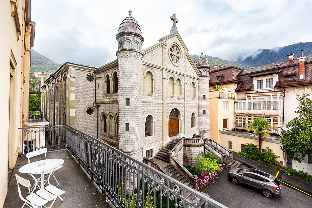 ✈ 3 Nights Lucerne, Interlaken & Montreux with Interlaken & Goldenpass Express: Hotel, Train & Flights