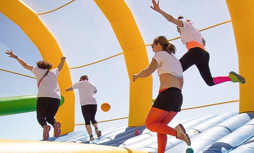 Image 3: Inflatable Colour Run