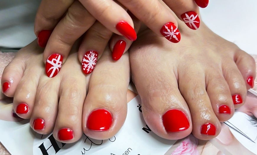 Image 2: Bis zu 25% Rabatt auf den Mani-Pedi - Schellack / Splitterfest / Gel bei HH Beauty Nagelstudio & Lashes