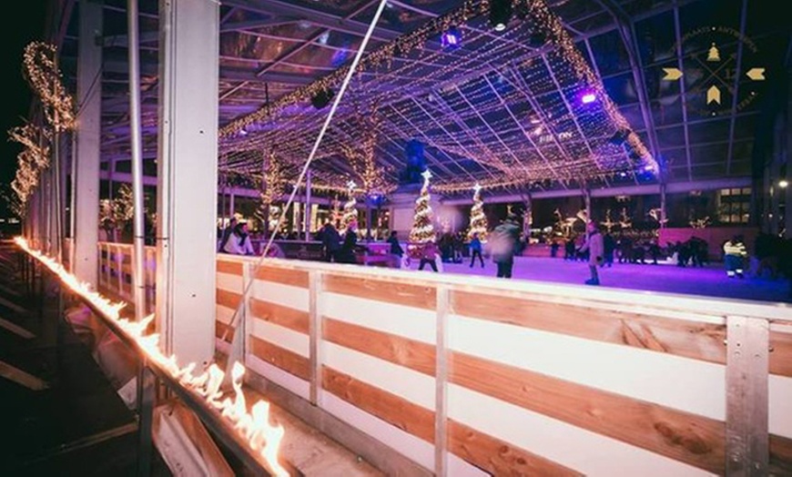 Image 5: Vivez la magie de l’hiver sur la patinoire couverte illuminée 