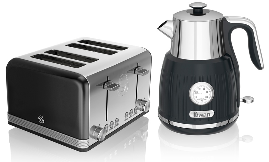 Image 11: Swan Kettle and Toaster Set