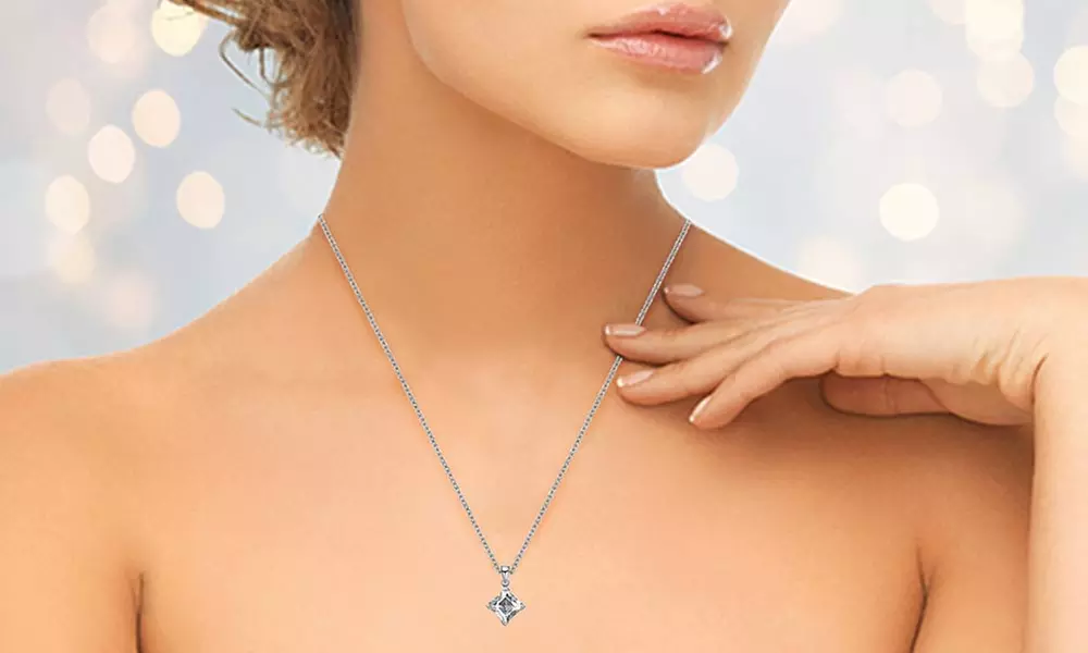 Collier et boucles d'oreilles avec cristaux Swarovski ® d'Eira Wen ®