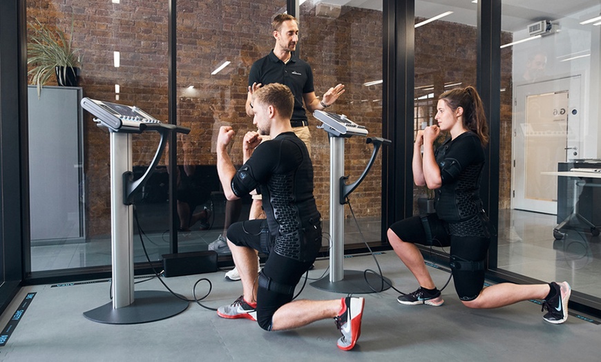 Image 1: Pack de 10 séances coaching personnalisé par électrostimulation
