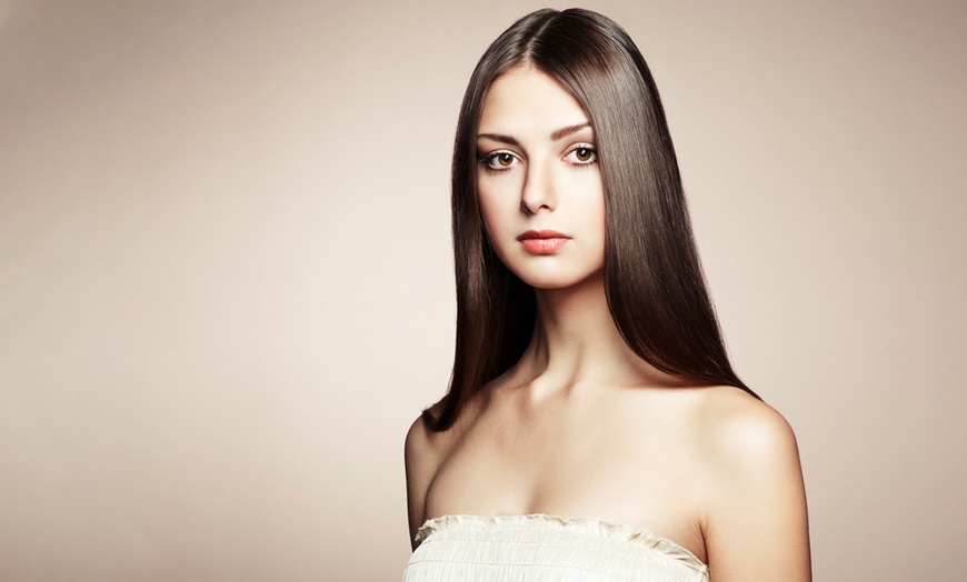 Image 1: Up to 55% Off on Salon - Blow Dry / Blow Out at I AM Natural Academy - Natural Hair College