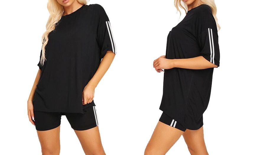 Image 8: Women's Oversized T-Shirt and Cycling Shorts Set