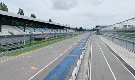 Tour guidato, simulatore di guida ed educazione stradale fino a 4 persone da Pbs Racing Team (sconto fino a 69%)