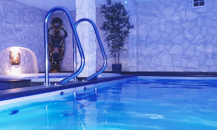 Image 3: Pure verwennerij in luxe privésauna met ontbijt, hapjes of pizza